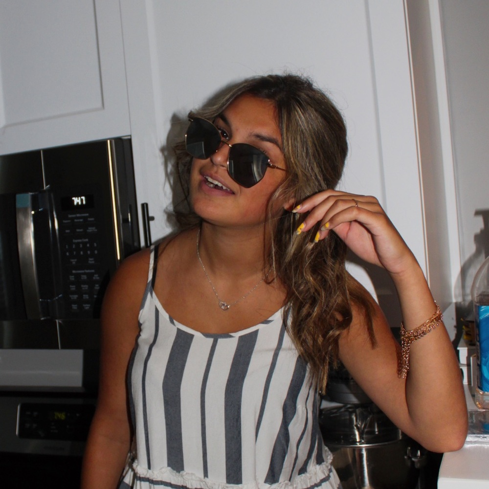 Meet your Posher, Talia